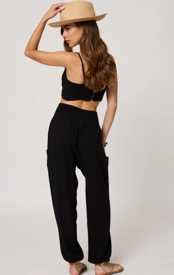 Easy Cargo Beach Pant In Black - Romantiques