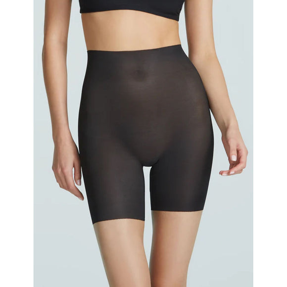 Featherlight Control Short in Black