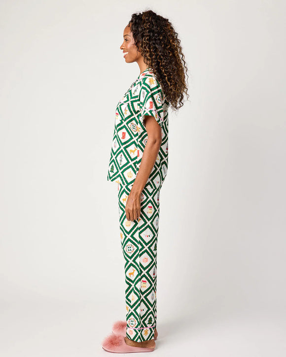 Holiday Story Pajama Pants Set in Hunter Green