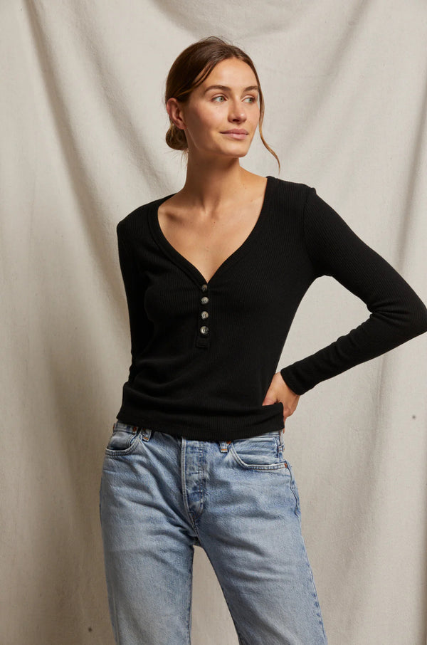 Evangeline Sweater Rib V-Neck Long Sleeve Top In True Black